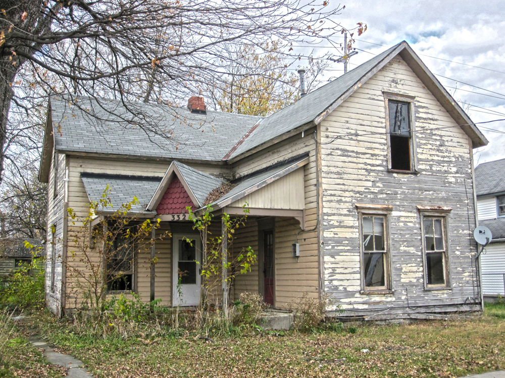 An abandoned house on Quarry Street.